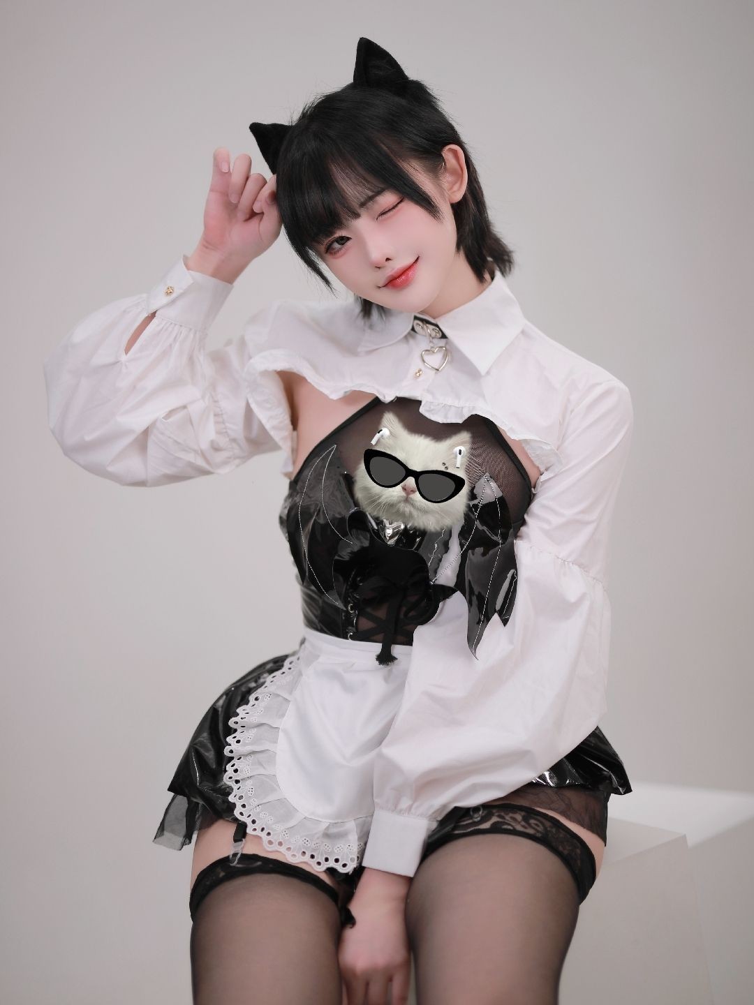 韩援Coser扮演《妮姬》小红帽 好身材让人目不转睛
